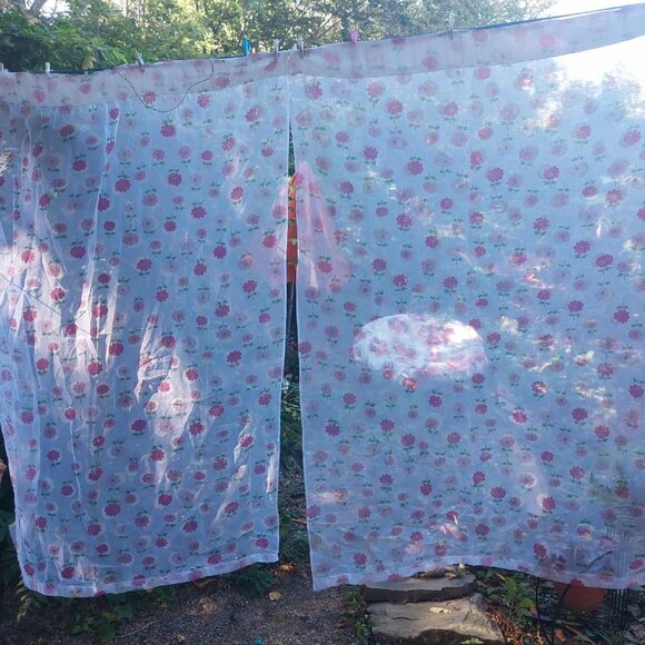 Semi sheer set of vintage Scandinavian curtains. each 41" wide by 60" long - Picture 4 of 8